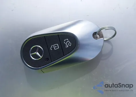 2025 Mercedes-Benz Cle 300 4Matic z USA, uszkodzony, nr VIN W1KMK4HB1SF054406